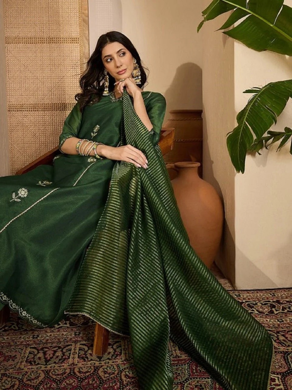 green kurti sit position